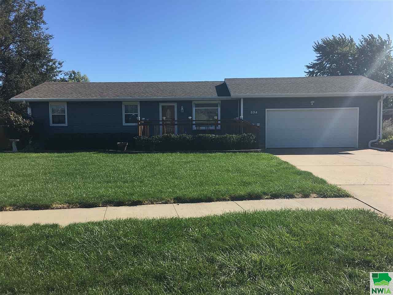 594 Lakeshore Dr, Mccook Lake, SD 57049 Zillow