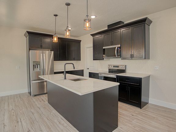 3rd image of 509 46th St E