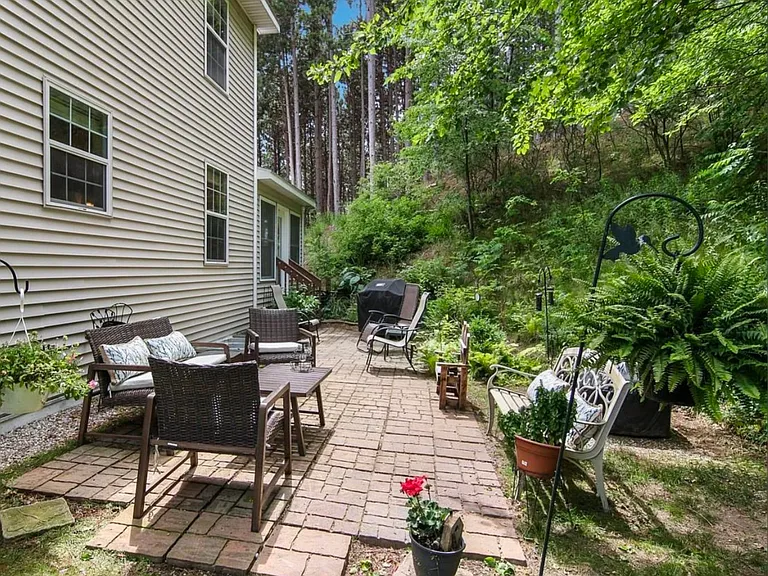 50 Pleasant Ln — Photo 17
