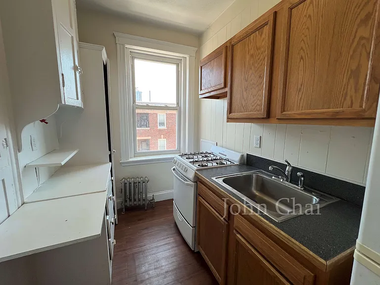 70 Chiswick Rd #11 — Photo 13