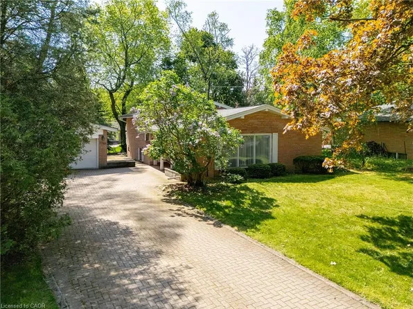 2048 Elmhurst Ave, Oakville, ON L6J 1X1