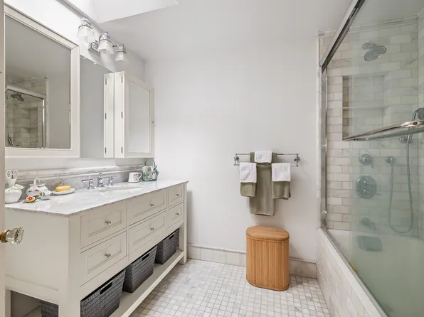 152 East 82nd Street image 8 of 14