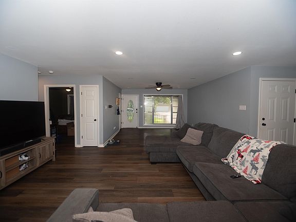 3rd image of 26 Barnwell Dr