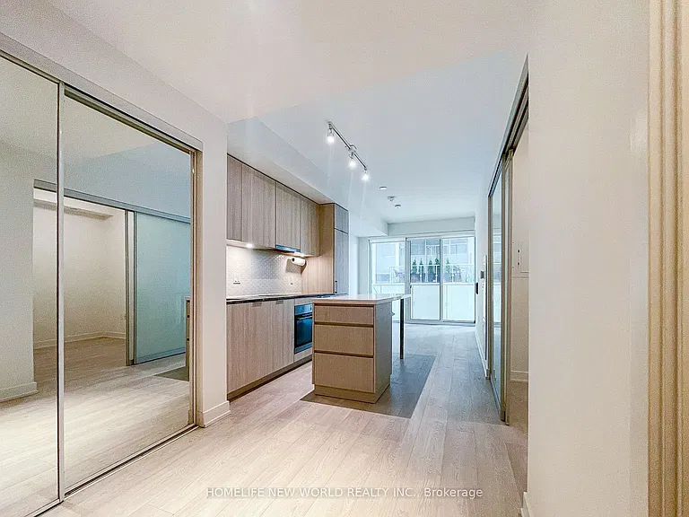 15 Queens Quay E #309 — Photo 2