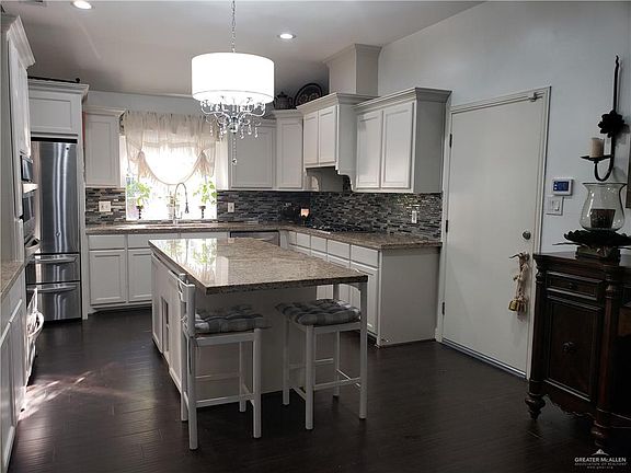 5th image of 813 Cimarron Dr