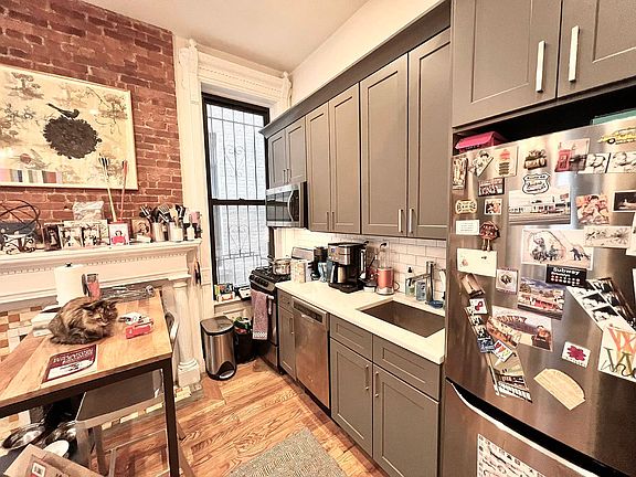 3rd image of 22 Mac Donough St