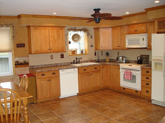 KITCHEN VIEW #2