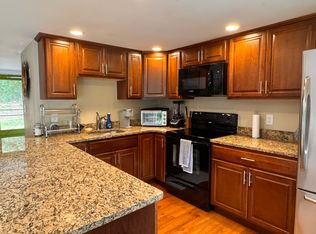 611 Head Of The Bay Rd, Bourne, MA 02532