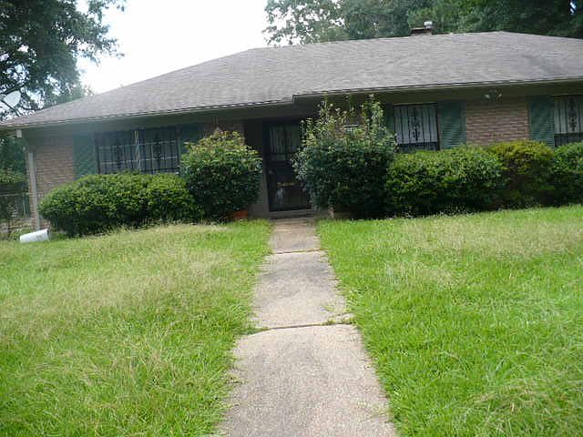 2nd image of 1416 Amhurst St