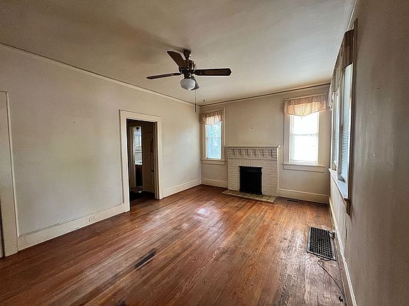 2nd image of 2408 Monroe St