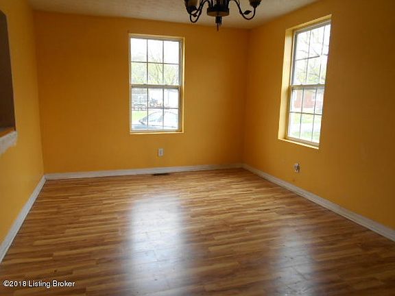 3rd image of 33 Grigsby Ln