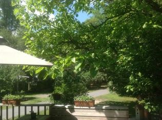 879 Point Rd, Marion, MA 02738