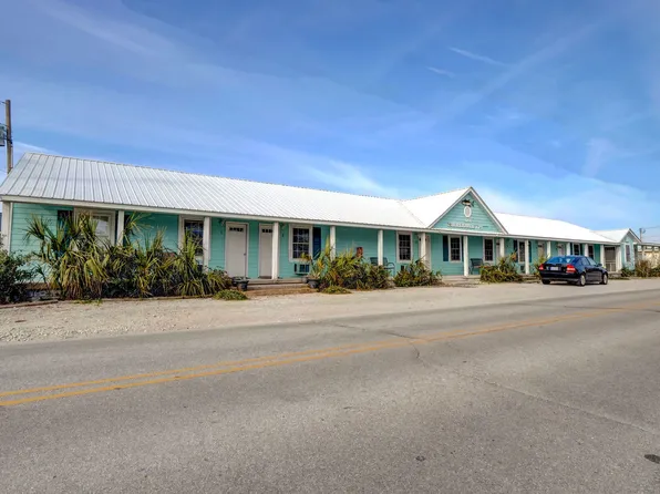 323 N Topsail Dr, Holly Ridge, NC