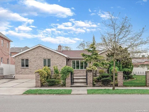 66-27 Commonwealth Boulevard, Little Neck, NY 11362