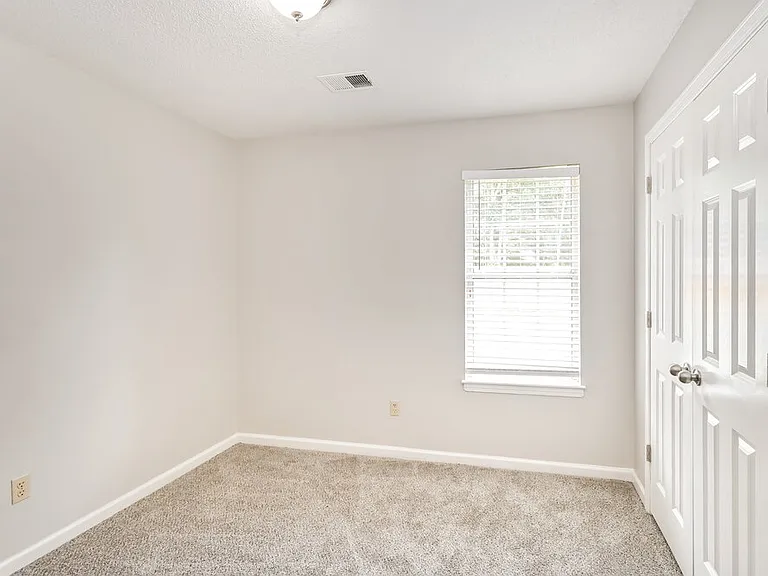 3030 Caitlynn Cir N — Photo 12