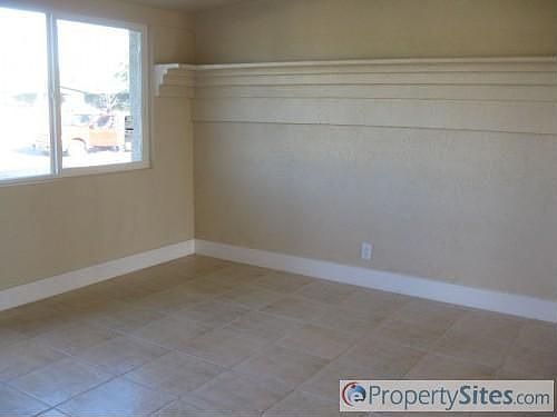 4th image of 5440 S Canada Dr