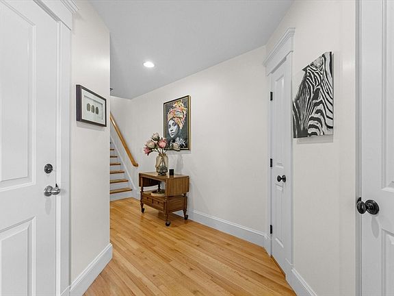 4th image of 57 School St #4