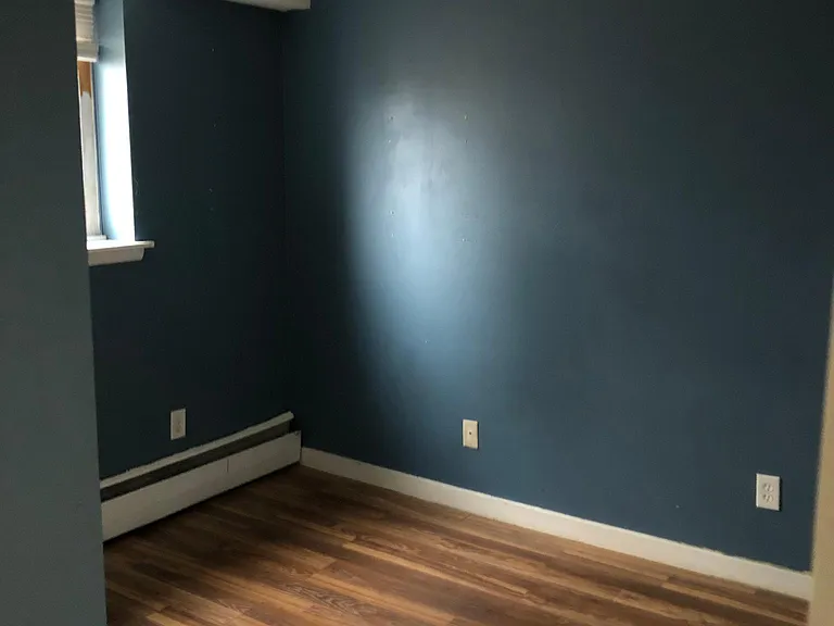 326 Dean Ave E #4 — Photo 3