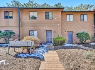 907 Lora Ln, Blacksburg, VA 24060