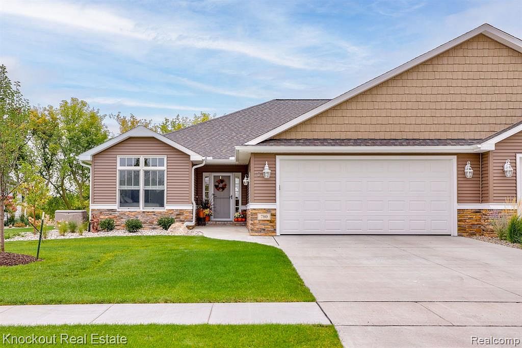 780 Blossom Dr, Frankenmuth, MI 48734 Zillow