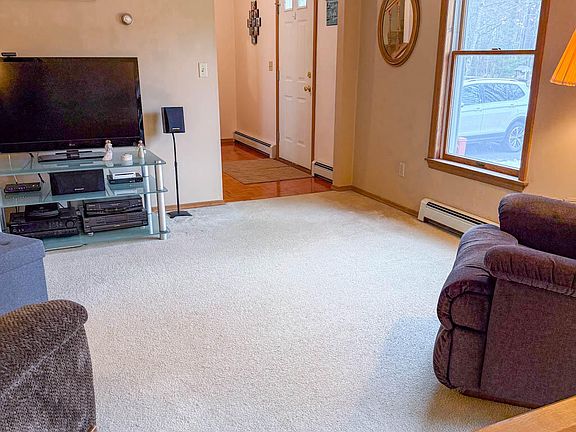 5th image of 1 Rivers Edge Dr