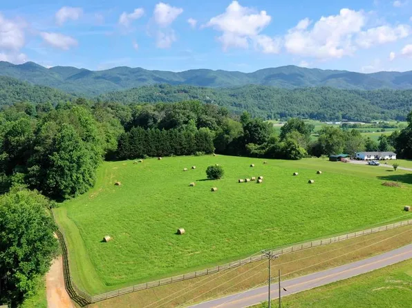 2274 Fairview Rd, Andrews, NC 28901