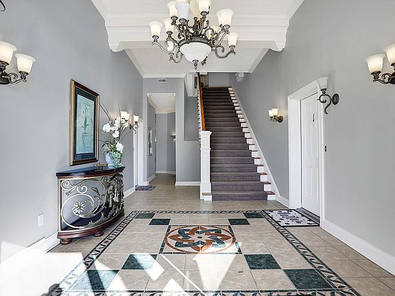 4th image of 5757 Lawton Loop East Dr #8