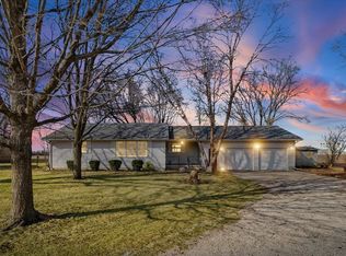 206 Maple St, Sidney, IL 61877