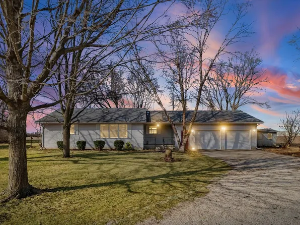 206 Maple St, Sidney, IL 61877