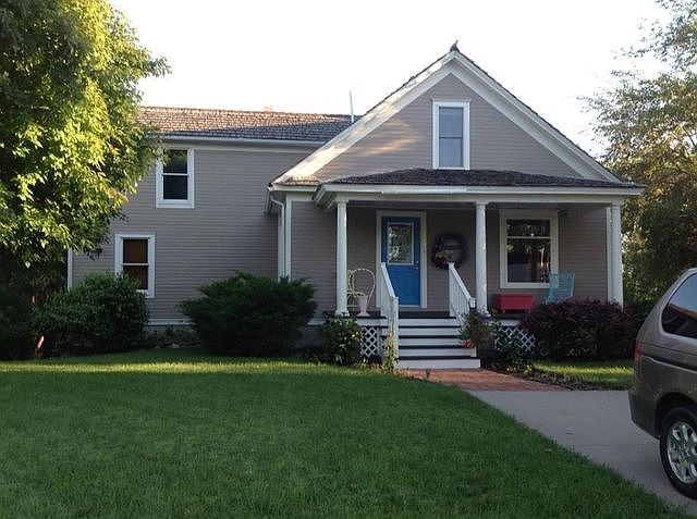 Beautiful 3-level home