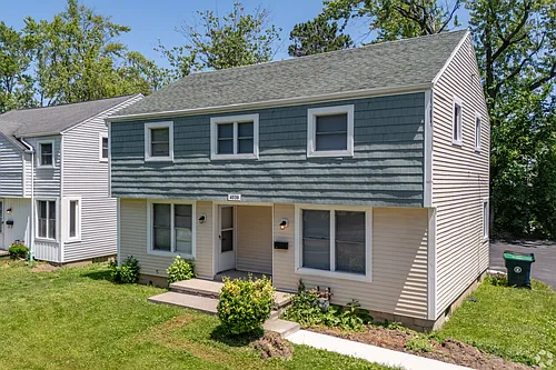 Amherst Townhomes Photo 1