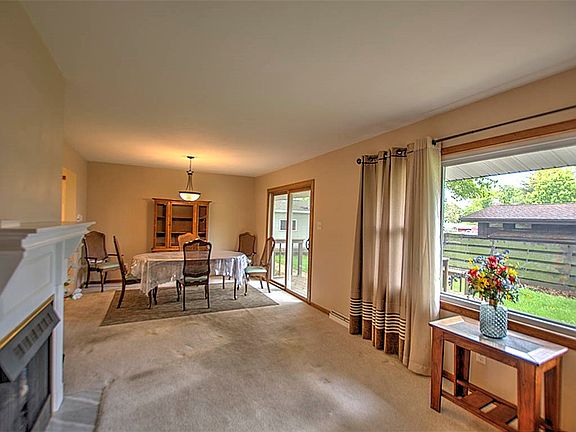 5th image of 3219 Redlich Dr