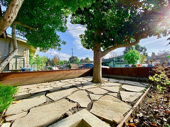 3rd image of 317 Orchard Ave