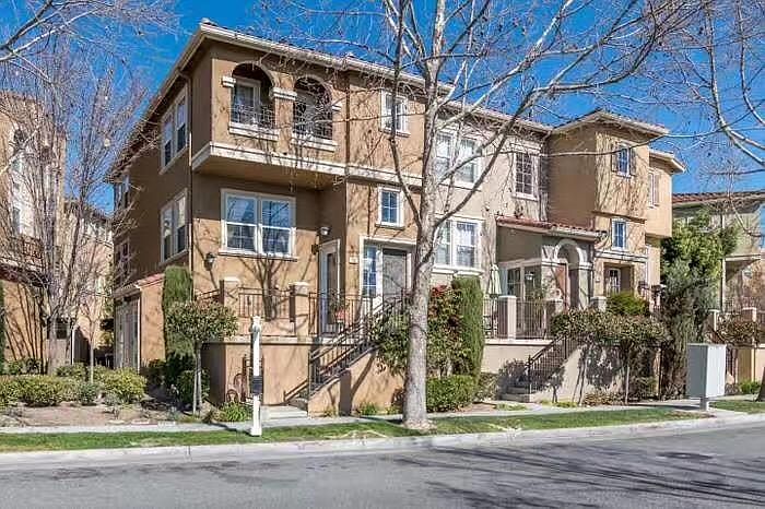 1st image of 737 Batista Dr