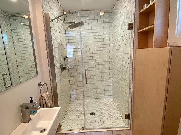 542 N Black Ave — Photo 15