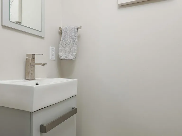17 Clinton St — Photo 26