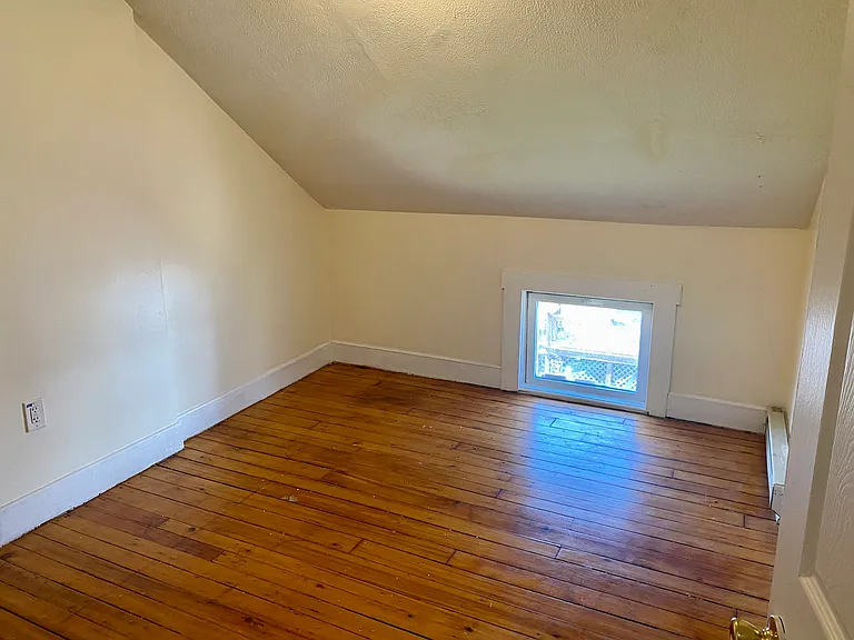 118 Seabury St Unit 2N Fall River Centrally Located 3 Bed/1 Bath — Photo 18
