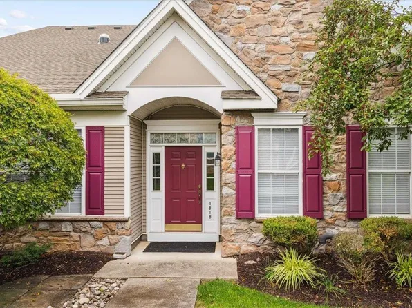 1818 Felicity Ln, Hellertown, PA 18055