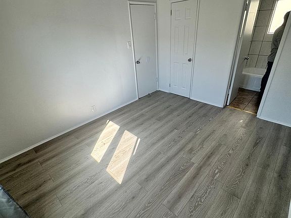 4th image of 1004-1010 N Burris Ave #1008