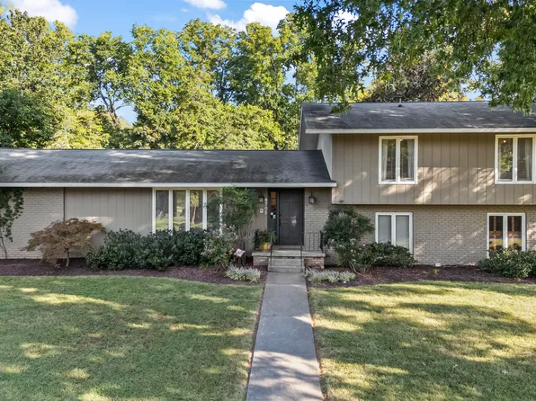 8705 Wimbledon Dr, Knoxville, TN 37923