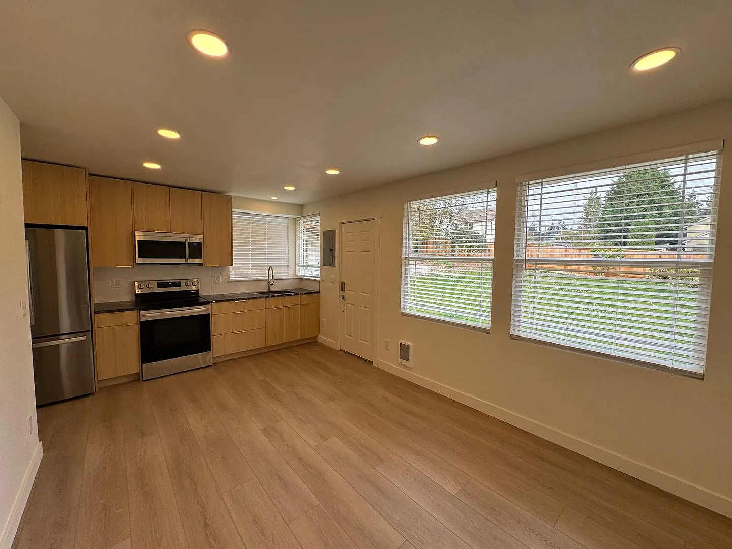 Your Next Home In Bothell Private, Cozy & Flexible! — Photo 4