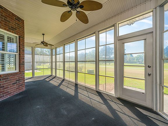 5th image of 104 Sutton Ln