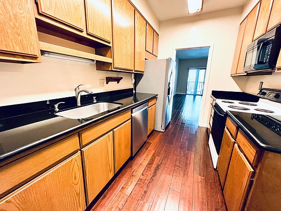 2nd image of 623 Lytton Ave