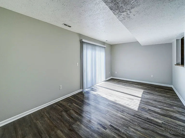 1100 E Ohio St — Photo 22