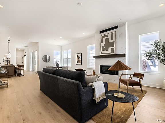 4th image of 980 Promenade Drive