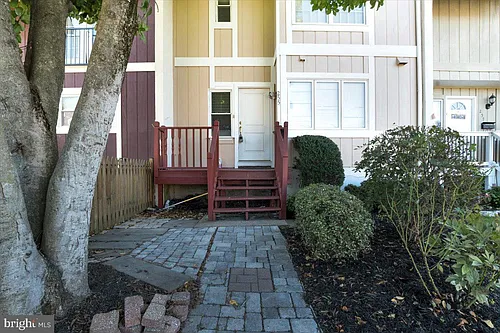 255 Meadows Ln NE Photo 1