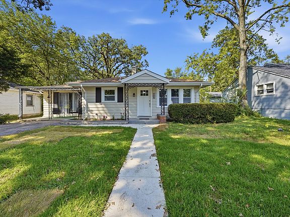 2nd image of 1020 E 61st Pl