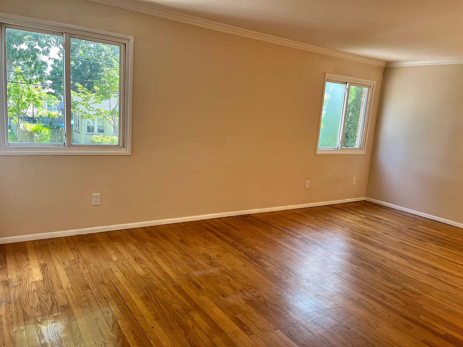 3 bed, 1100 sqft, $2,900 — Photo 3