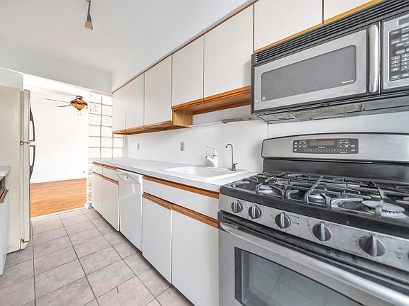 5th image of 8450 Boulevard East APT 4F