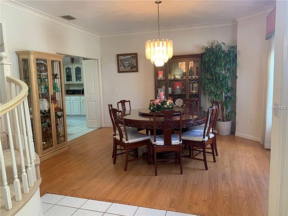 5th image of 390 Eagle Creek Cir